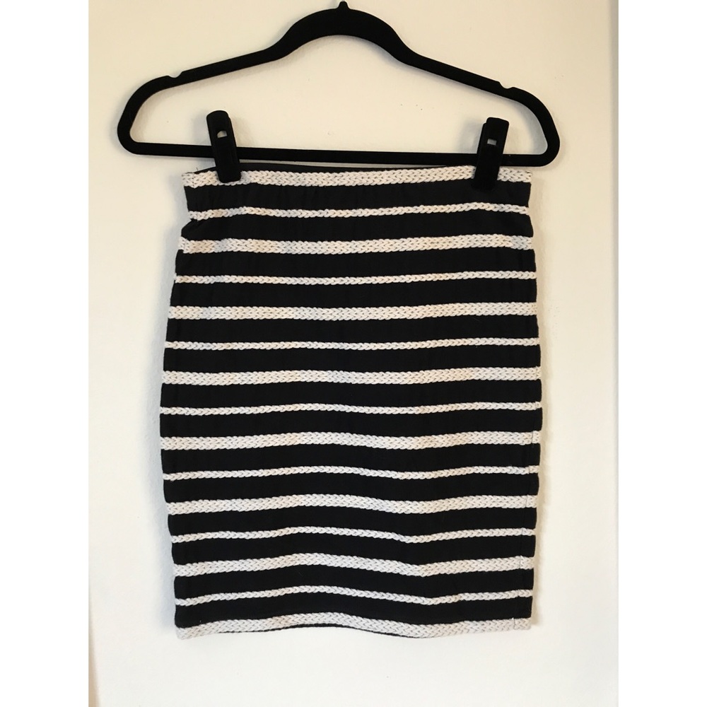 Black striped mini skirt